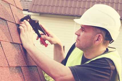 Choose Local Roofing Contractors in Winnipeg.