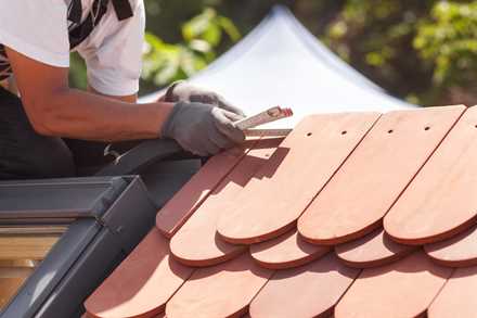 roof and siding installation contractor